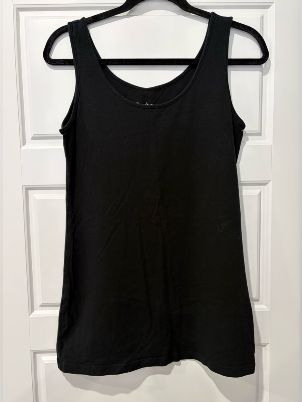 Suzy Shier Black Scoop Neck Tank Top